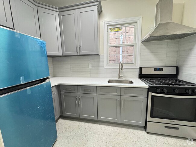 Building Photo - 250 E 207th St Unit 2B Rental