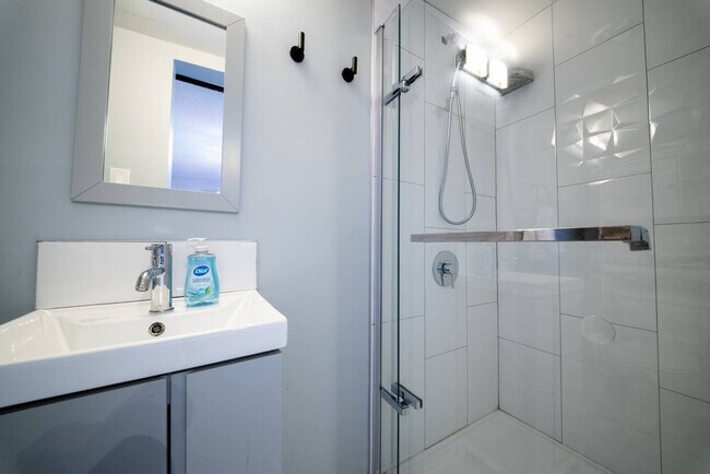 Photo - 152 Osgoode St Unit SI ID1546572P