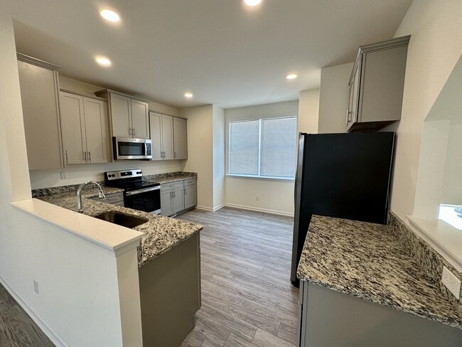 Photo - 137 Lexington Pl