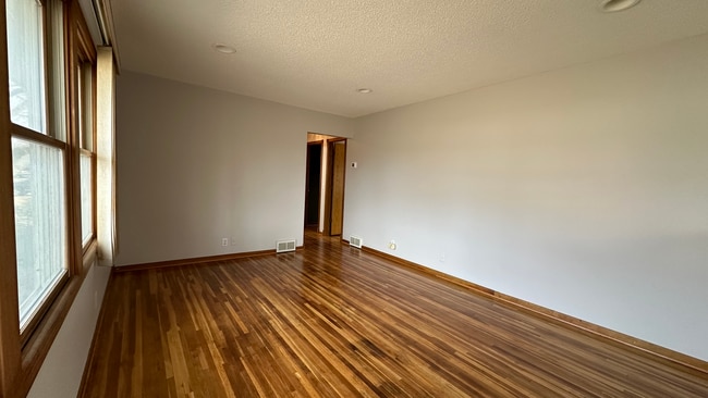 Photo - Bloomington-Tezera