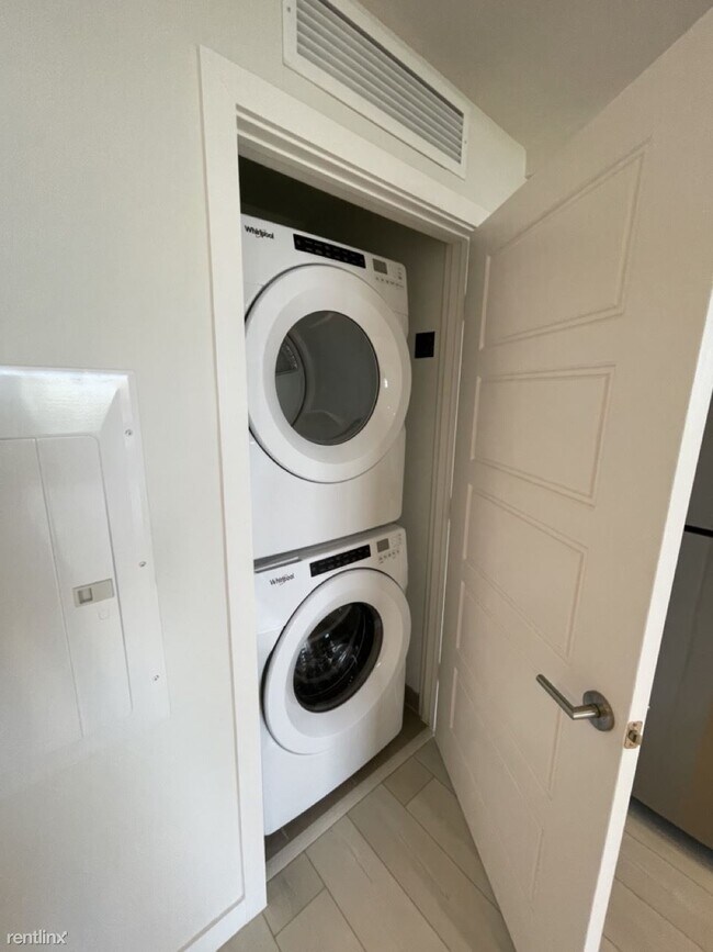 Photo - 2 br, 2 bath Condo - 3990 W University Dr ...