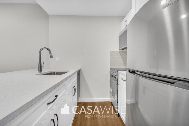 Photo - 20935-20925 25 Ave NW Unit Bsmt