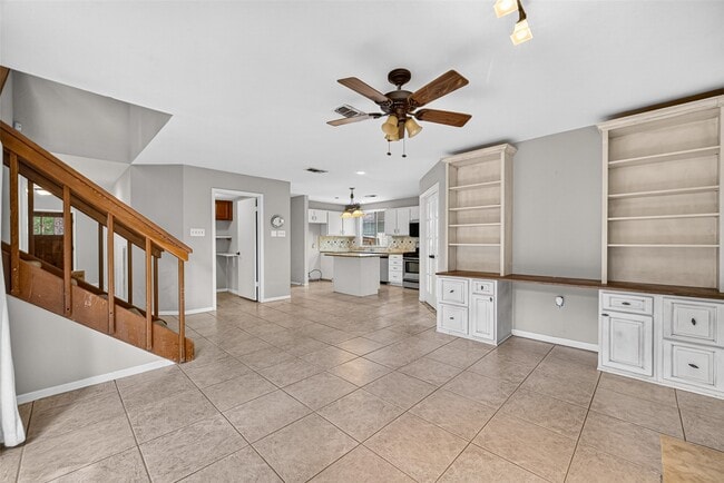 11 N Mossrock Rd