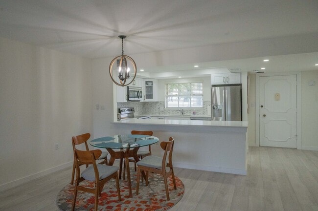 Photo - 5 High Point Cir W Unit 212