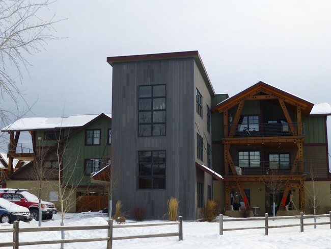 2 bedroom Whitefish Condo with views and w... - 2 bedroom Whitefish Condo with views and w...