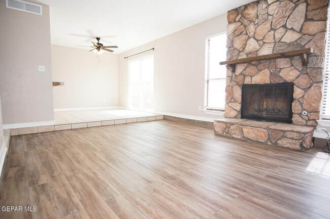 Photo - 1582 Bengal Dr