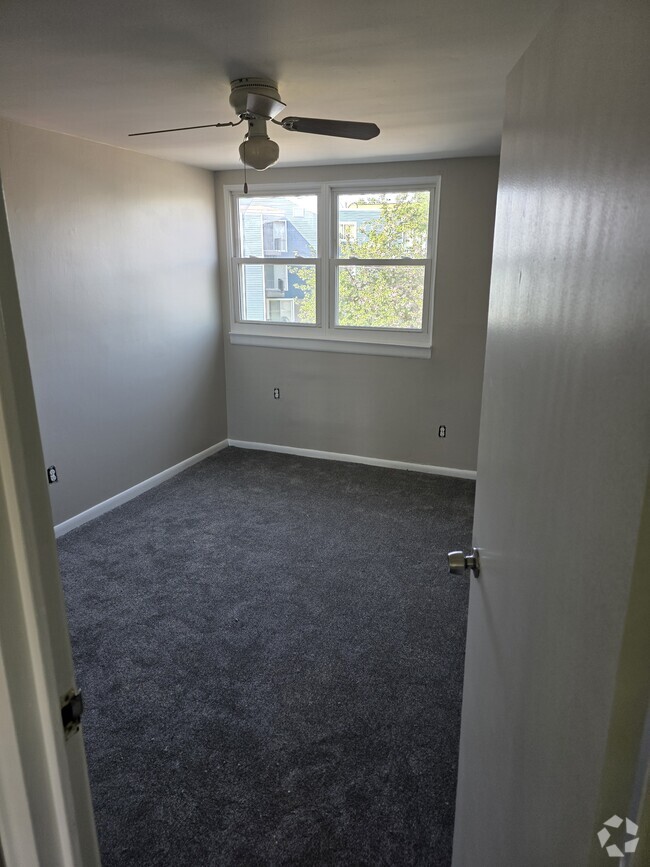 Building Photo - 3418 Ashfield Ln Unit 2 Rental