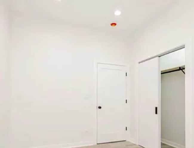 1056 N Central Park Ave Unit 2