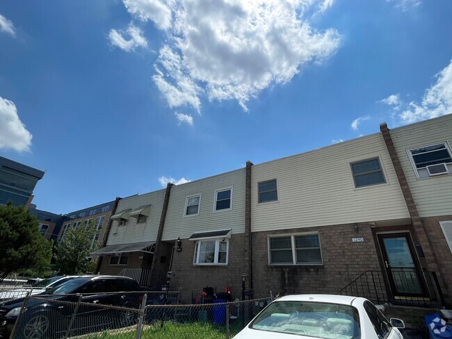Building Photo - 1240 S Melville St Rental