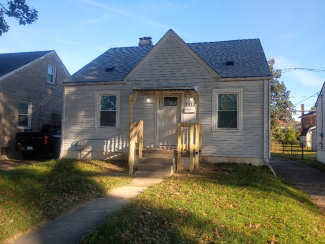 Building Photo - 3502 River Park Dr