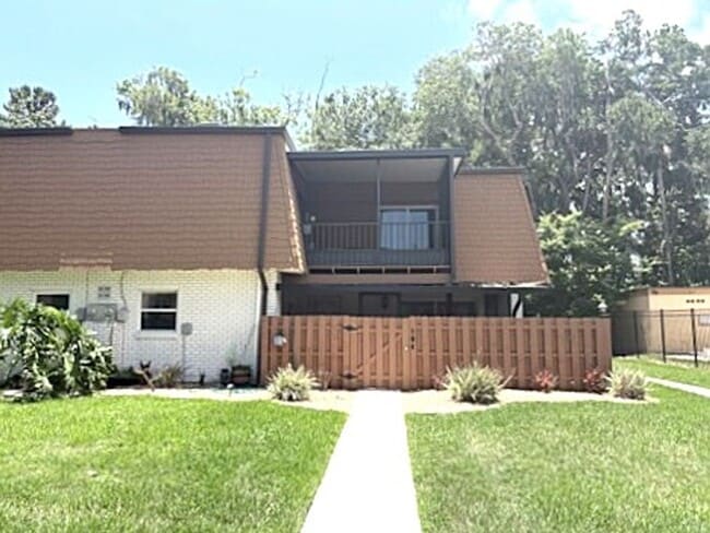 Building Photo - Adorable 2 Bedroom Townhome in Port Orange!