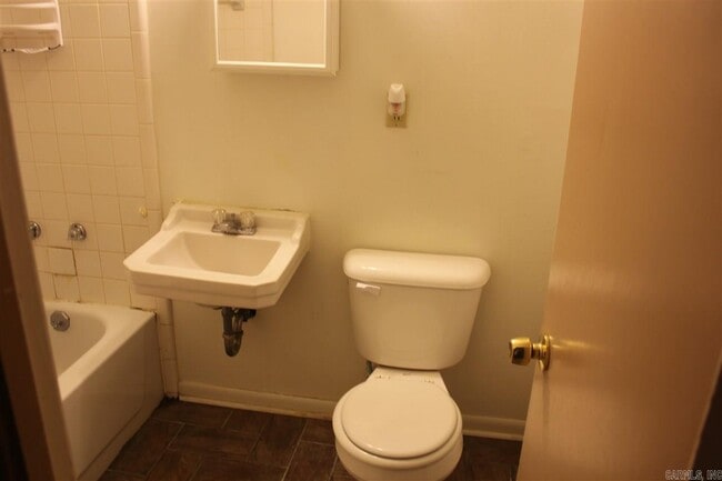 Photo - 1915 W 2nd St Unit 3