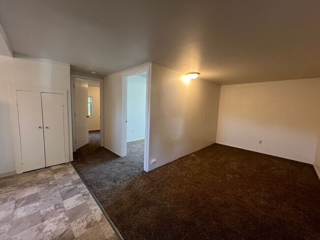 809 S 16th Ave