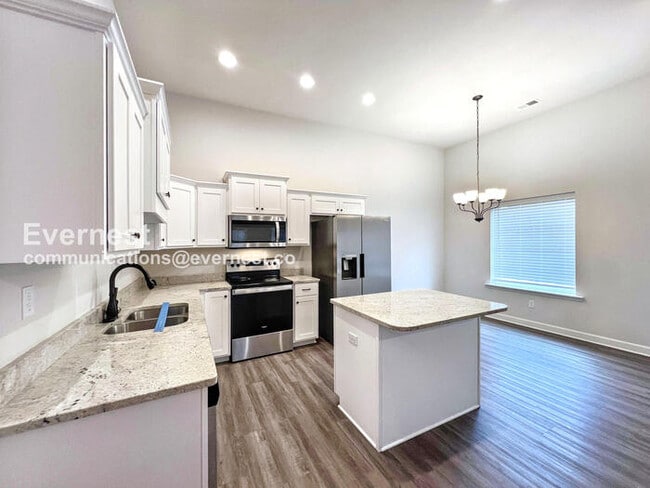 Photo - 8616 Hayes Dr