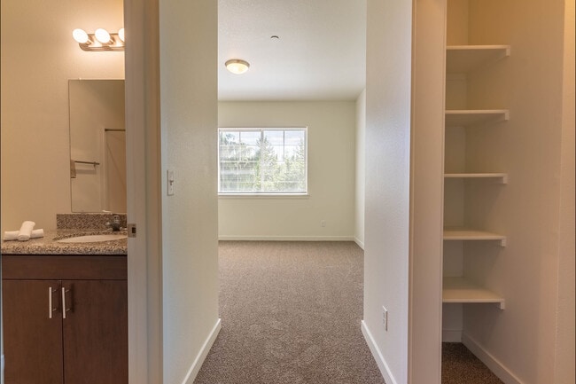 Riverplace Apartment Homes