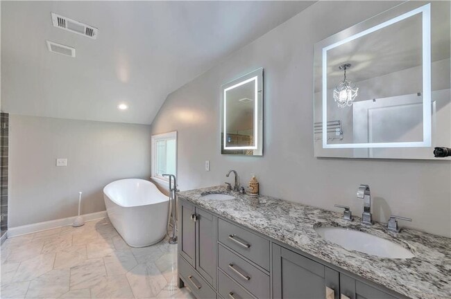 Photo - 1745 Sylvan Rd SW