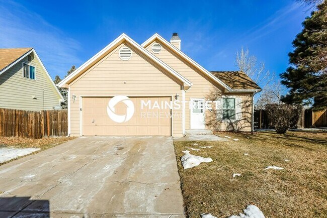Building Photo - 4 Bedroom Pet-Friendly Home in Aurora, CO with Main Street Renewal