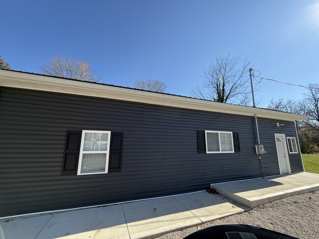 Photo - 121 E Main St