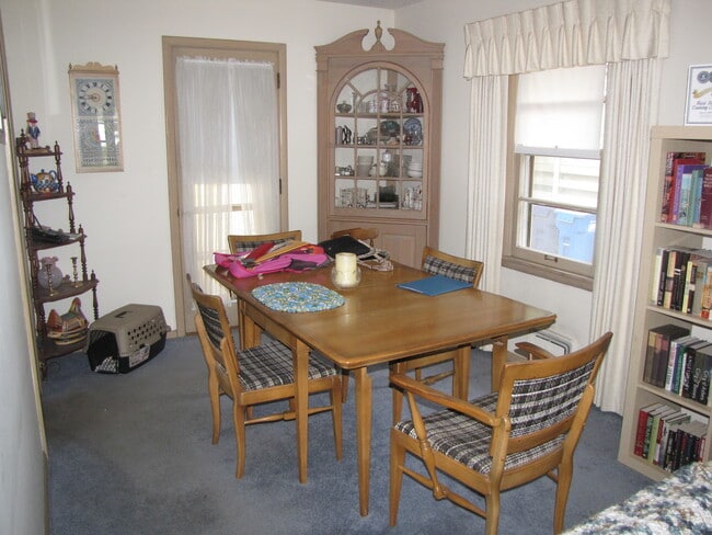 Photo - Great location in Richfield,*3Bed*1Bath single family home Avail Aug. 1