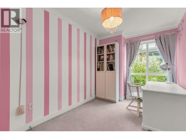 Photo - 1460 Southview St