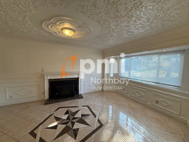 Photo - 2950 Juniper St