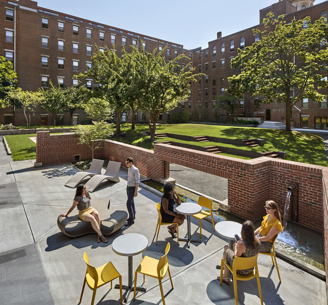 Courtyard patio - Piano Craft Guild Rental