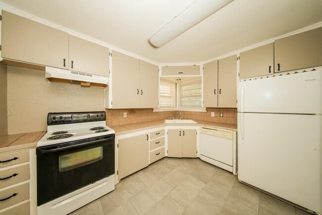 Photo - 2204 NW Denver Ave