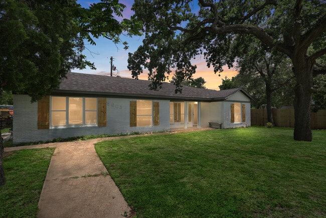 Building Photo - 5603 Hilary St Rental