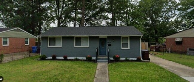 Building Photo - 1202 Algona Rd