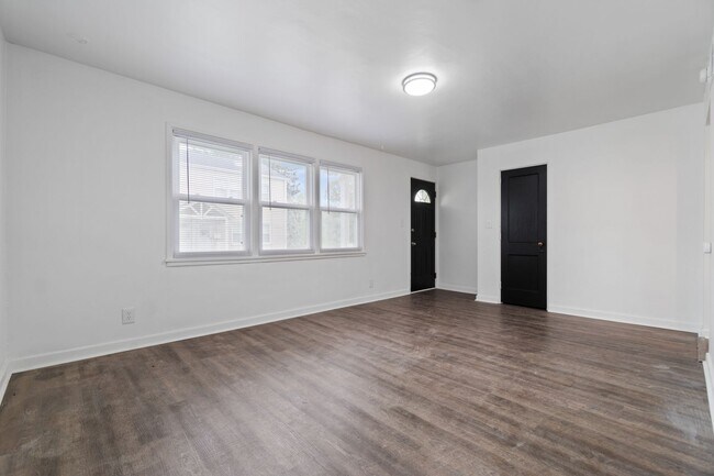 Photo - 3 Bedroom Townhouse in Midland, PA!! Apply...