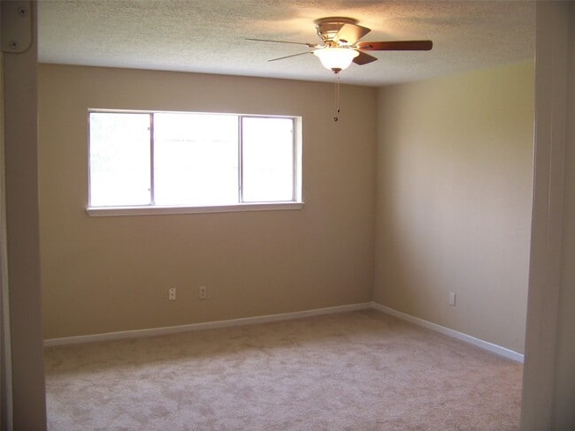 Photo - 4742 Tain Dr