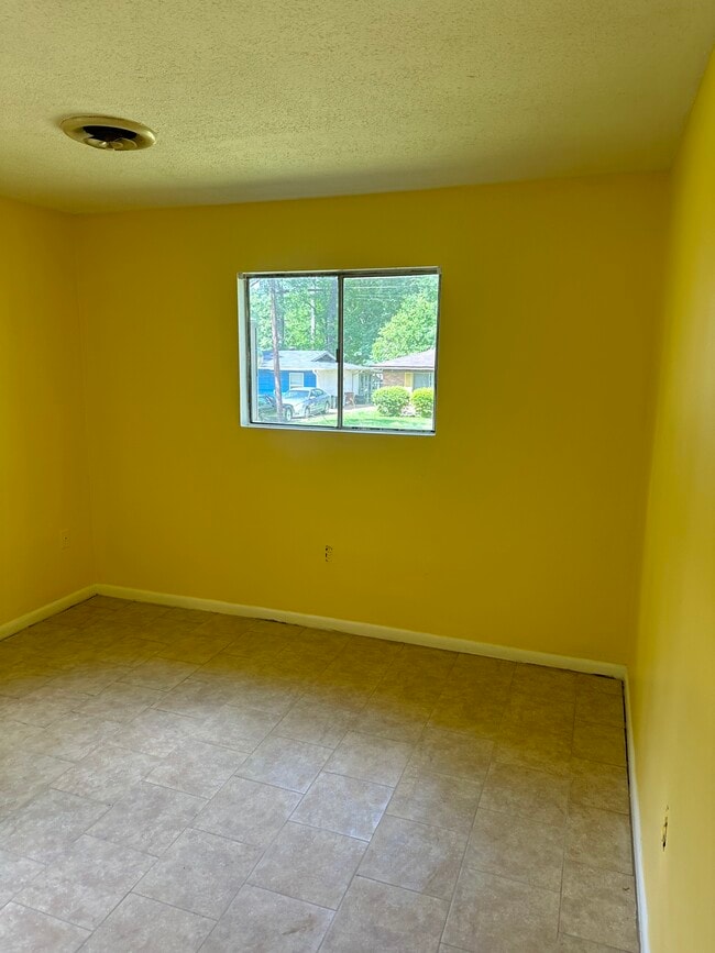 Photo - 2998 Kentwood Dr