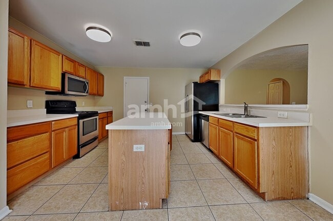 Photo - 30500 Birdhouse Dr