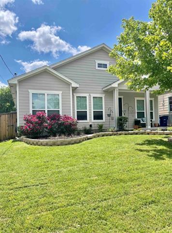 Building Photo - 3526 Ivandell Ave