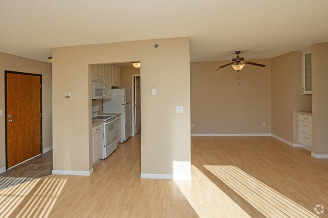 2BR, 1BA - 1,048SF - Living Area