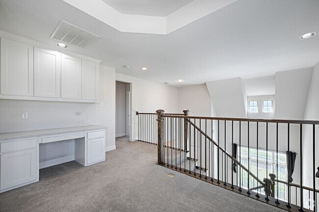 Building Photo - 4524 Del Rey Ave Rental