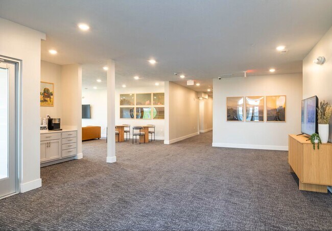 Photo - Larkspur - Building B Unidad 101