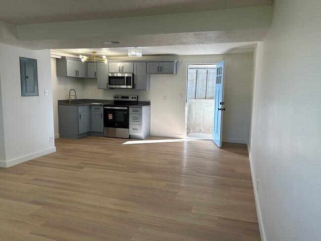 Kitchen dinning area, comes with fridge, washer and dryer, independent entrance - 4171 S 4900 W Unit 4171