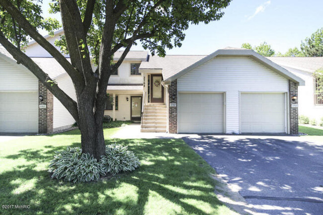 Great Condo in Woodbridge Hills - Great Condo in Woodbridge Hills