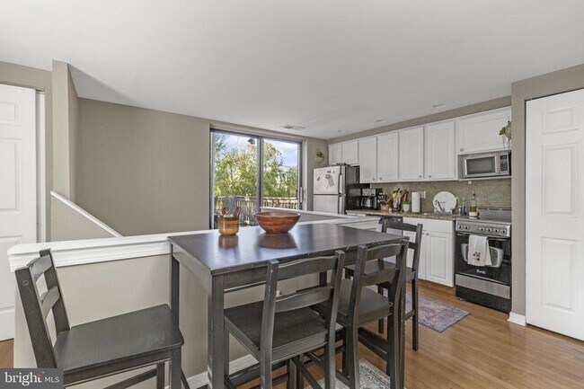Photo - 1102 N 4th St Unidad C