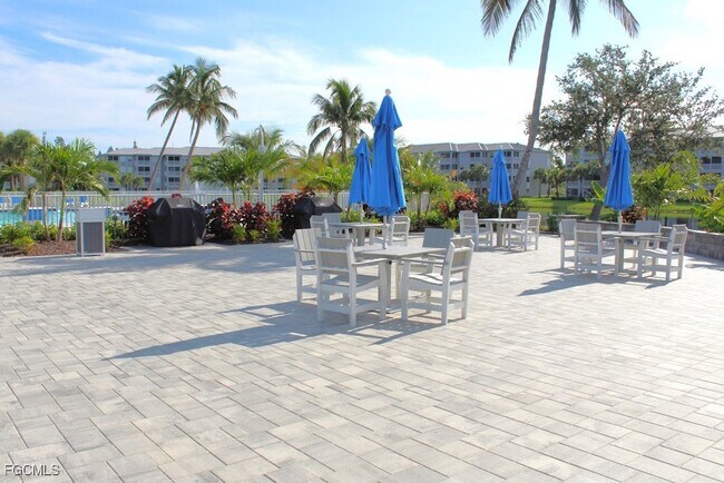 Photo - 16685 Lake Cir Dr Unidad 1044