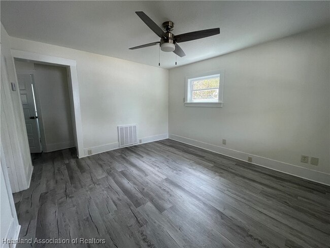 Photo - 405 W Lake Isis Ave