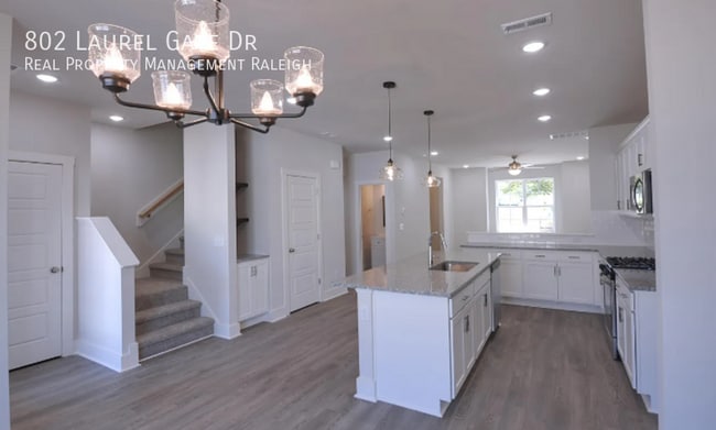 Photo - 802 Laurel Gate Dr