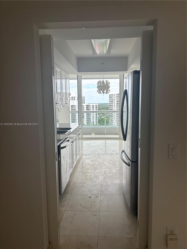 Building Photo - 21055 NE 37th Ave Unit 1707 Rental