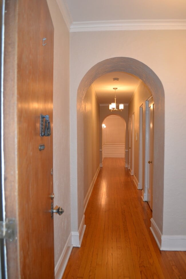 Photo - 1055 W North Shore Ave Unit 1W