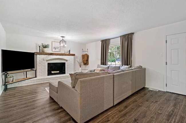 Photo - 8081 Ridgetown Ln