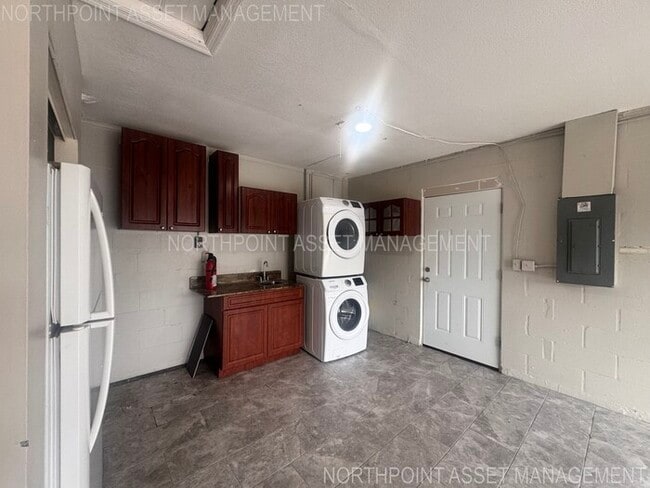 Photo - PRICE REDUCED FOR QUICK MOVE IN!! 2-2 Home...