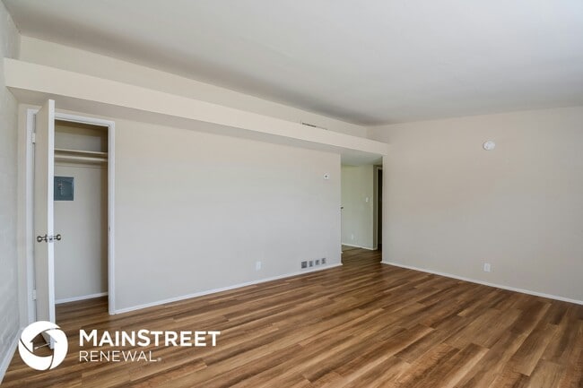 Photo - 156 W Pastime Rd