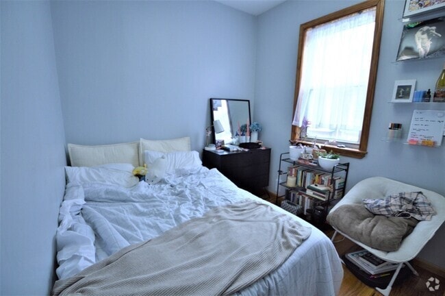 Building Photo - 179 Putnam St Unit 2 Rental