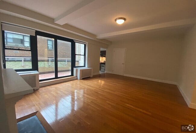 Building Photo - 400 E 57th St Unit 10N Rental